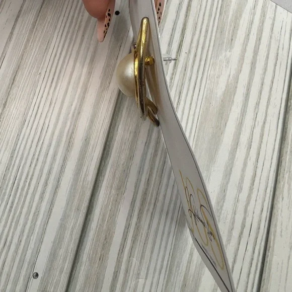 VTG gold pearl leaf pierced earrings designer runway - Picture 5 of 6